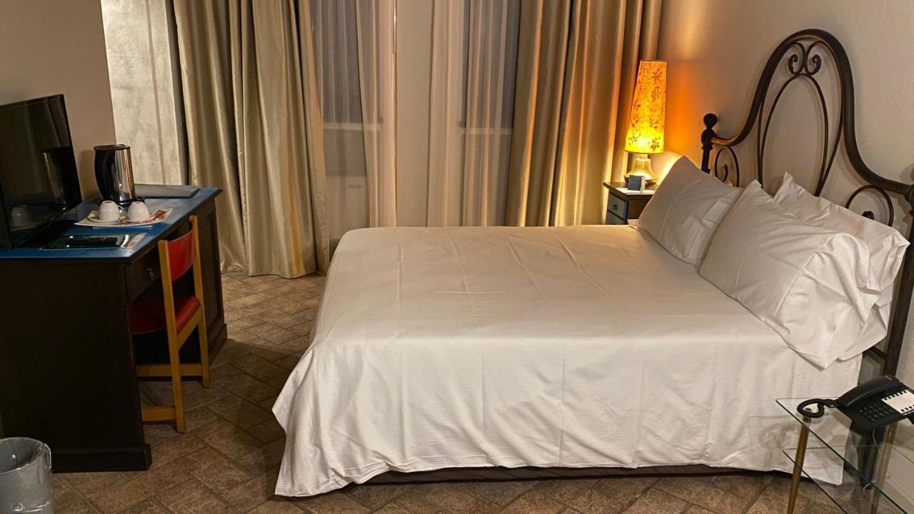 בית הארחה Cadeo 	Relais Cascina Scottina מראה חיצוני תמונה