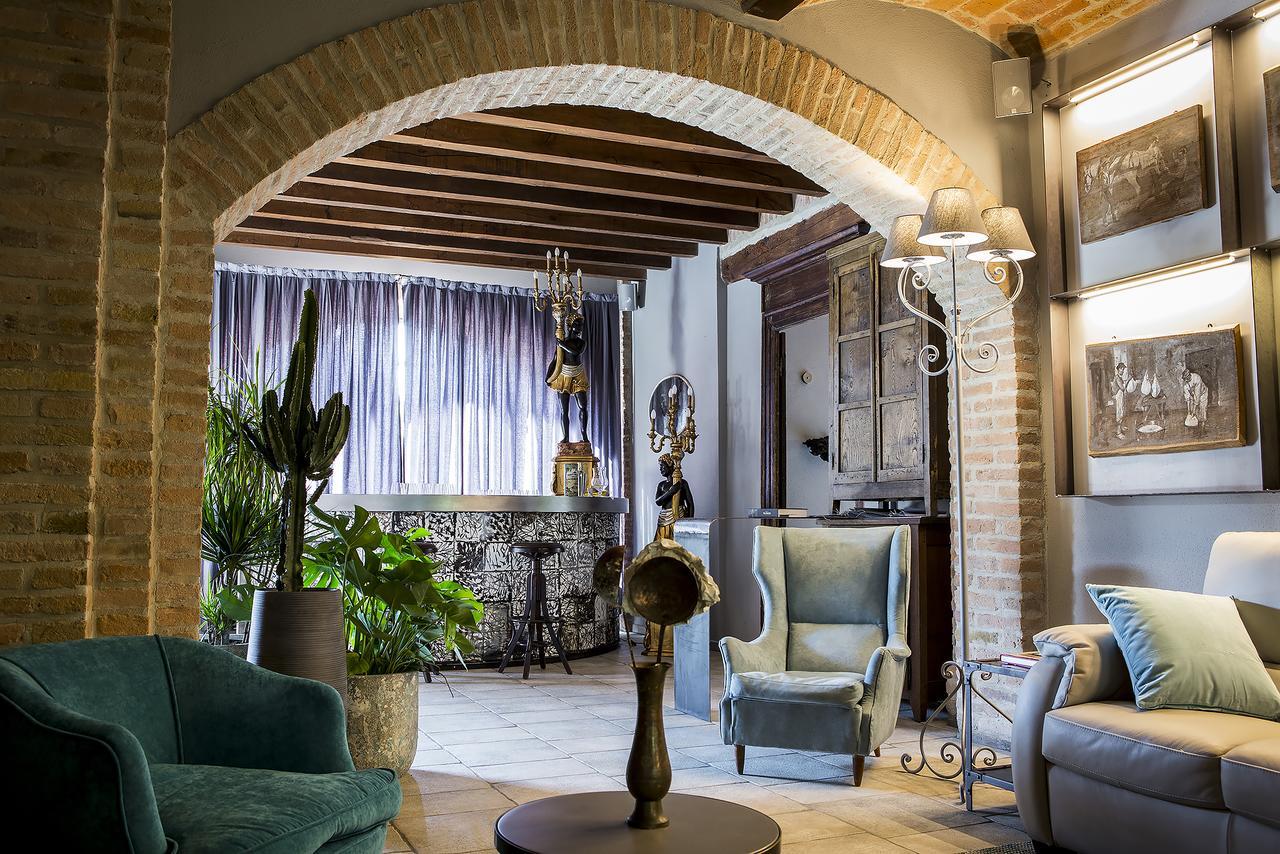בית הארחה Cadeo 	Relais Cascina Scottina מראה חיצוני תמונה