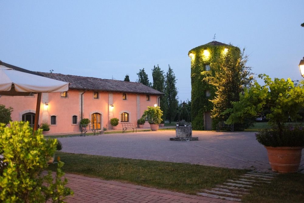 בית הארחה Cadeo 	Relais Cascina Scottina מראה חיצוני תמונה